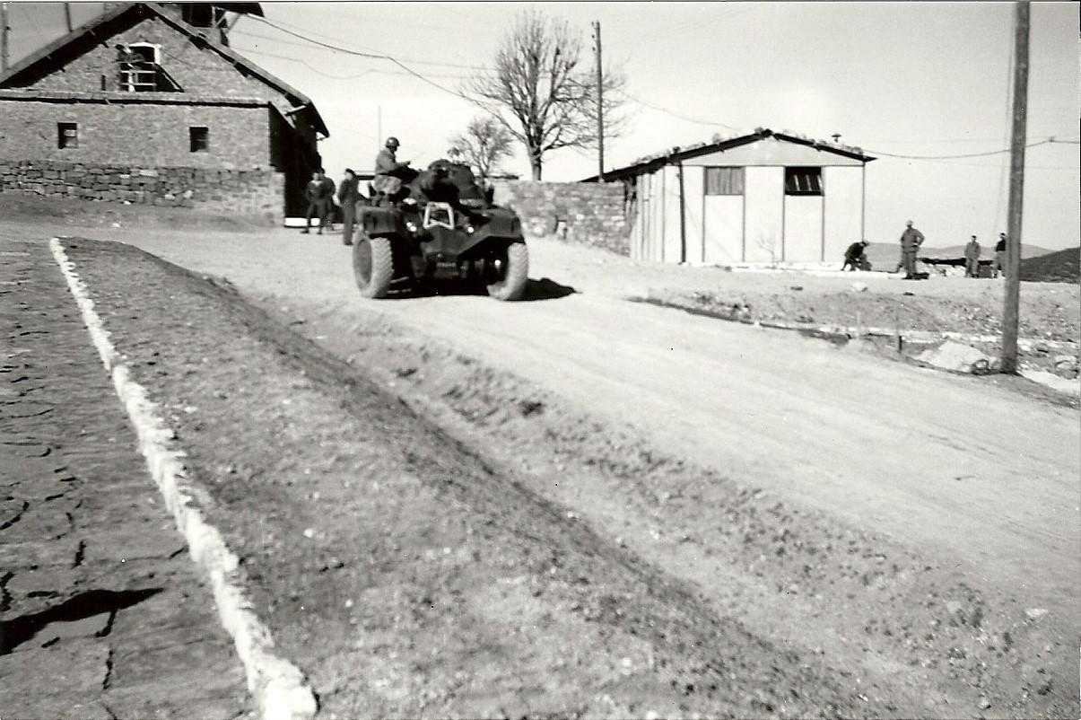 Entrée du Poste de BAIOU en 1958