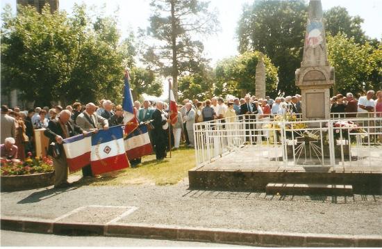 Retrouvailles du 4ème B.C.P à Pompaire ( Deux - Sèvres ) en 2004