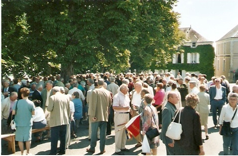 Retrouvailles 10-17ème B.C.P à Argenton-Château (Deux-Sèvres) en 2005 avec 760 personnes