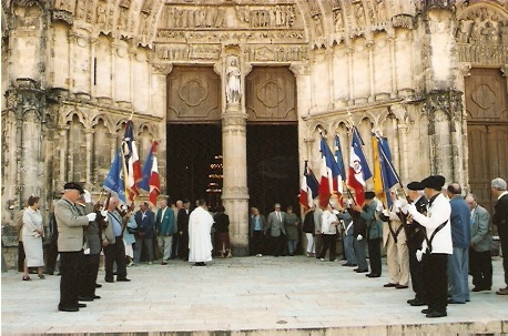 Entrée de la cathédrale de Bazas