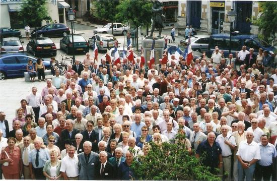 Retrouvailles du 4ème B.C.P à Argenton - sur - Creuse ( Indre ) le 28 juin 2006