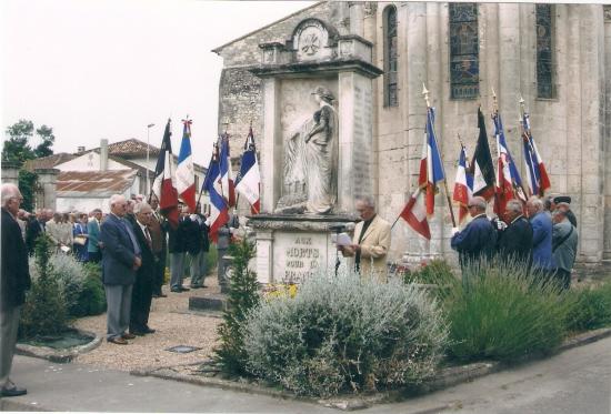 Retrouvailles du 4ème B.C.P à Jarnac - Champagne ( Charente - Maritime ) en 2005